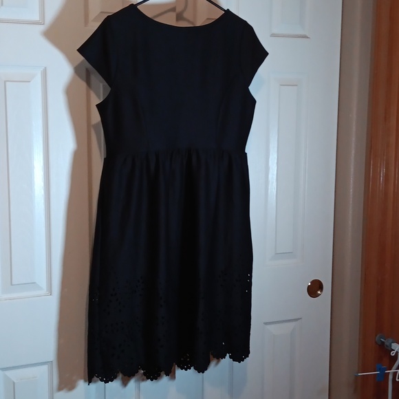 NWOT Motherhood Maternity Black Cap Sleeve Dress with Cutout Detail - L - Picture 4 of 5